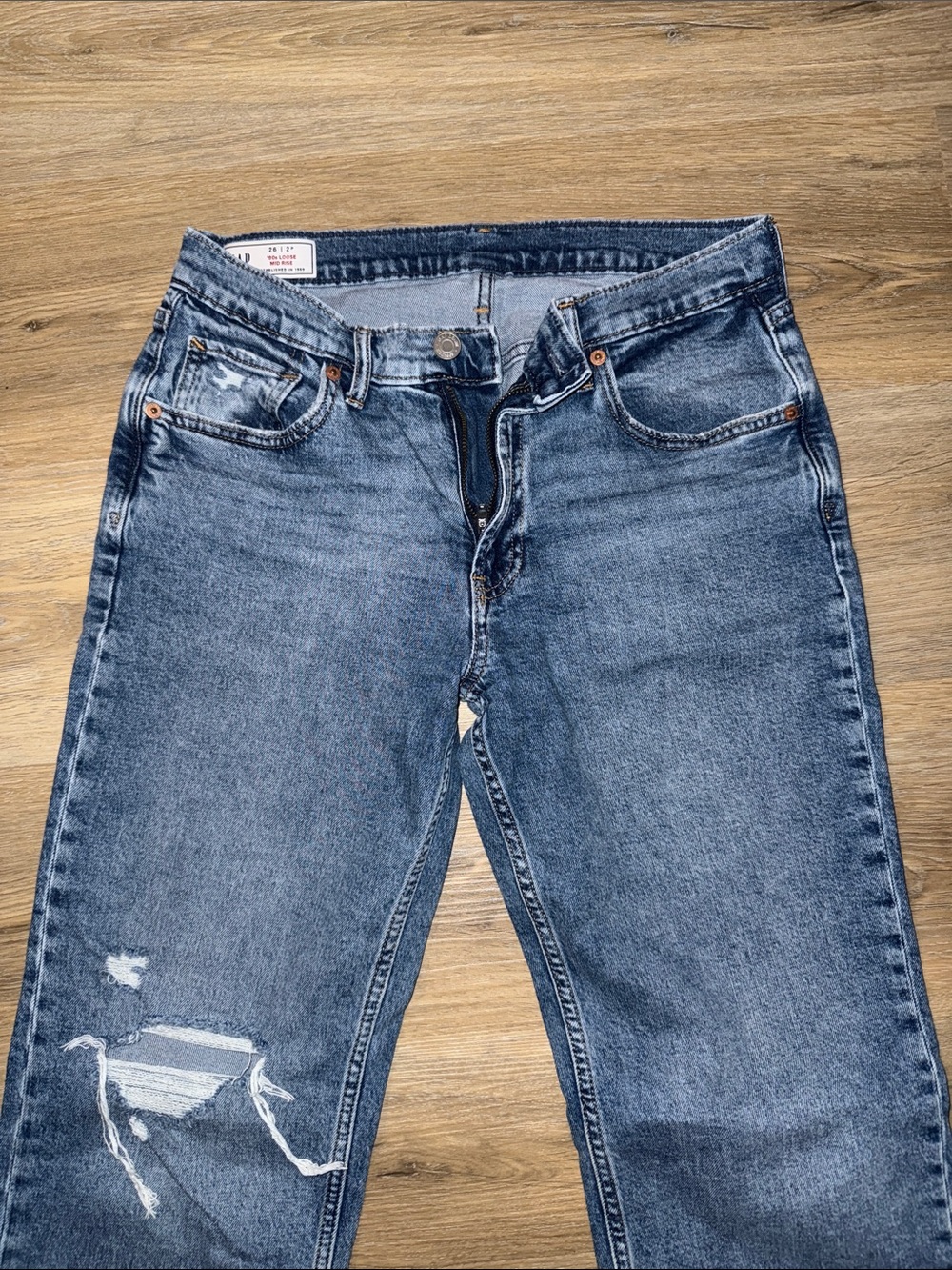 GAP 90’s Loose Distressed Jeans